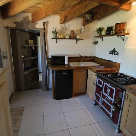 בית נופש Maison Hobbit Piscine, Et Hammam Proche Des Gorges De L'aveyron *