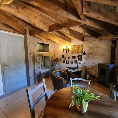 Maison Hobbit Piscine, Et Hammam Proche Des Gorges De L'aveyron בית נופש